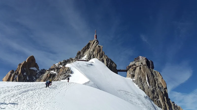 Tour du Mont-Blanc : le mythe, la foule, et les alternatives