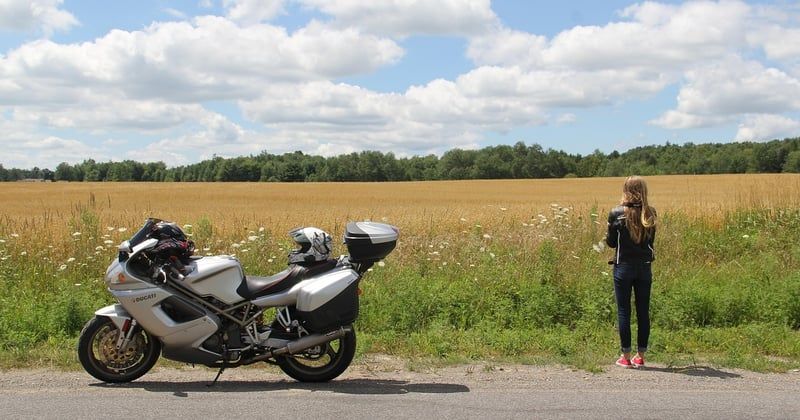 Trouver des hébergements adaptés aux motards : nos meilleures astuces